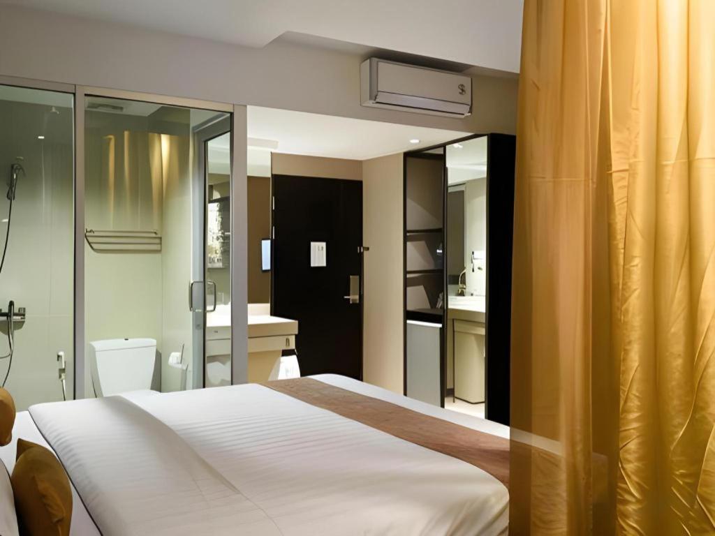Gajahmada Avara Boutique Hotel Понтианак Экстерьер фото