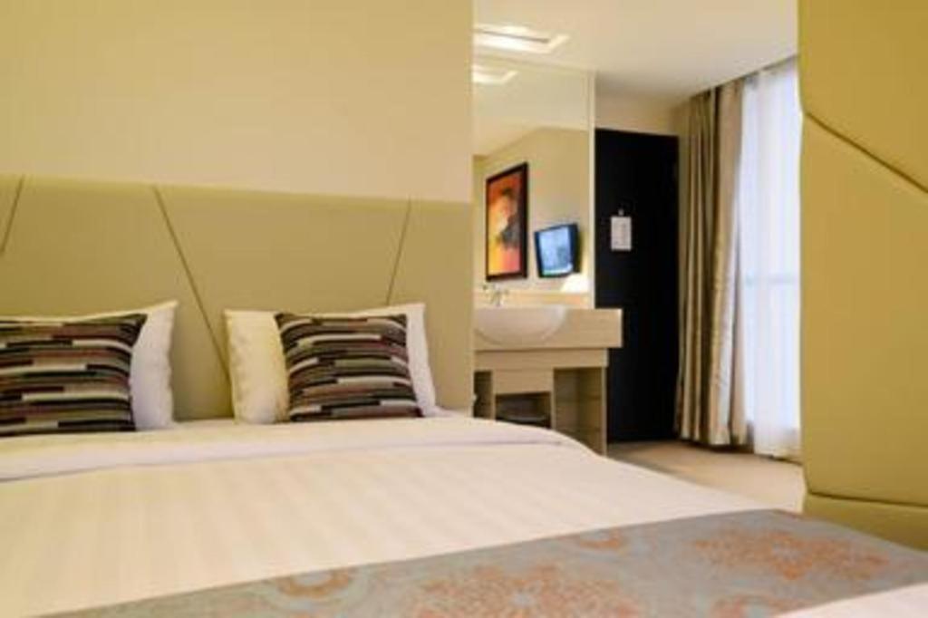Gajahmada Avara Boutique Hotel Понтианак Экстерьер фото