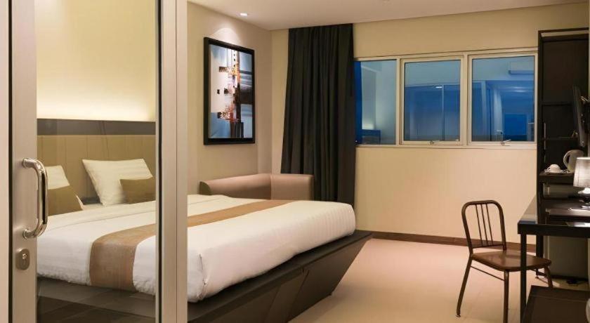 Gajahmada Avara Boutique Hotel Понтианак Экстерьер фото